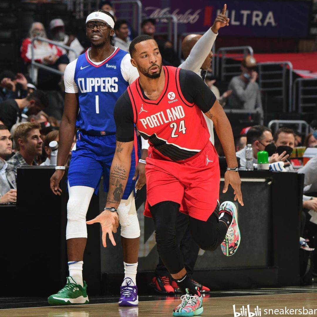 明了自己在 明了自己在